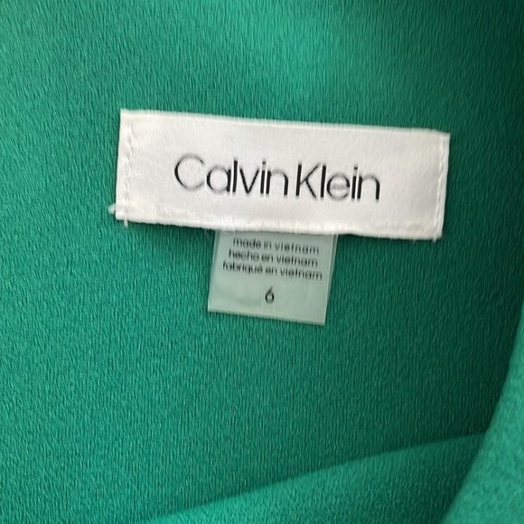 Size 6 Women's Green Scuba Crepe Sheath Dress by Calvin Klein - Green - Picture 2 of 5